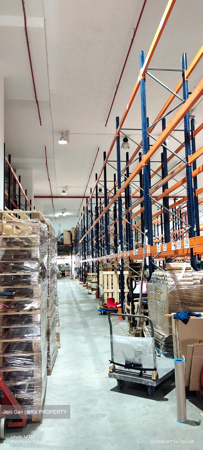 Bth Building (D19), Warehouse #459074581